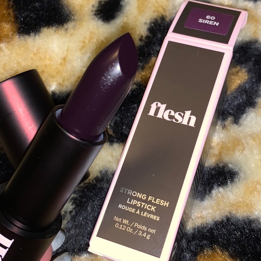 🆕 Flesh Strong Flesh Lipstick in SITEN